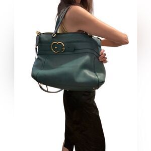 Gucci Green Shoulder Bag with Gold Hardware
